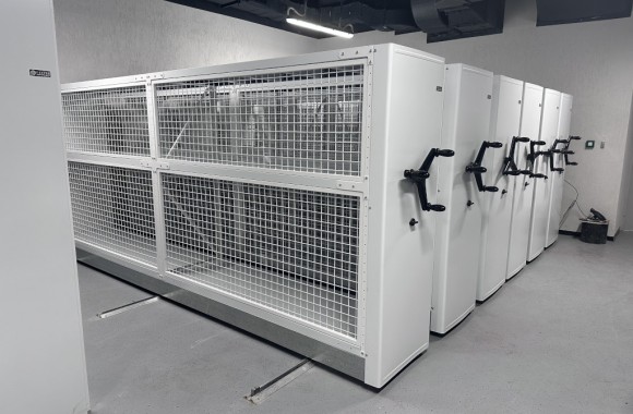 мобильные стеллажи с сетками для вертикального хранения