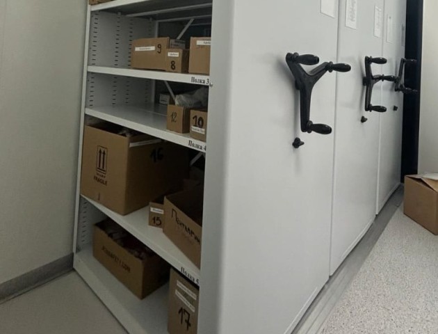 Хранение документов в коробах