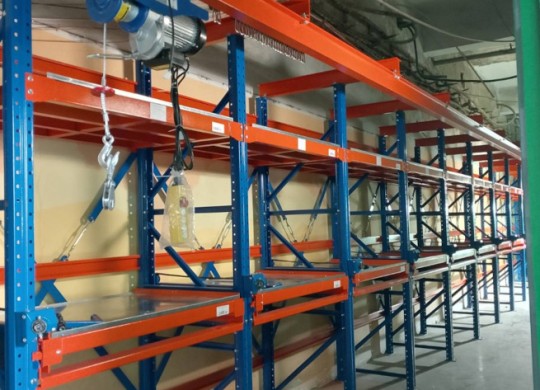 Стеллаж с выкатными платформами