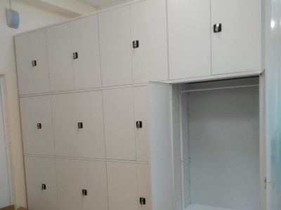 Стеллажи с дверями